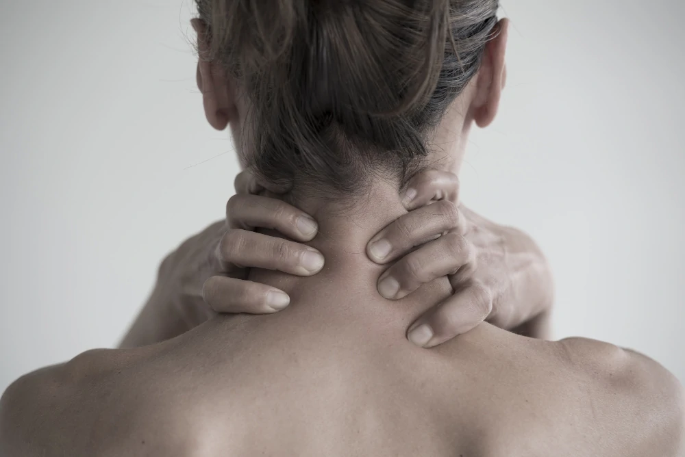 Cervicobrachialgia: What It Is, Why It Appears, and How to Recover